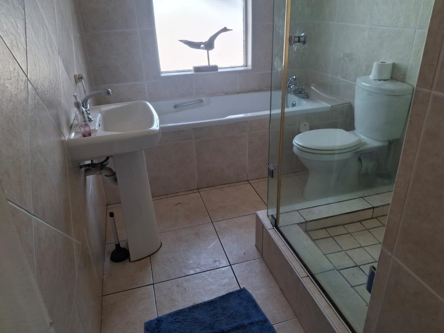 2 Bedroom Property for Sale in Woodbridge Island Western Cape